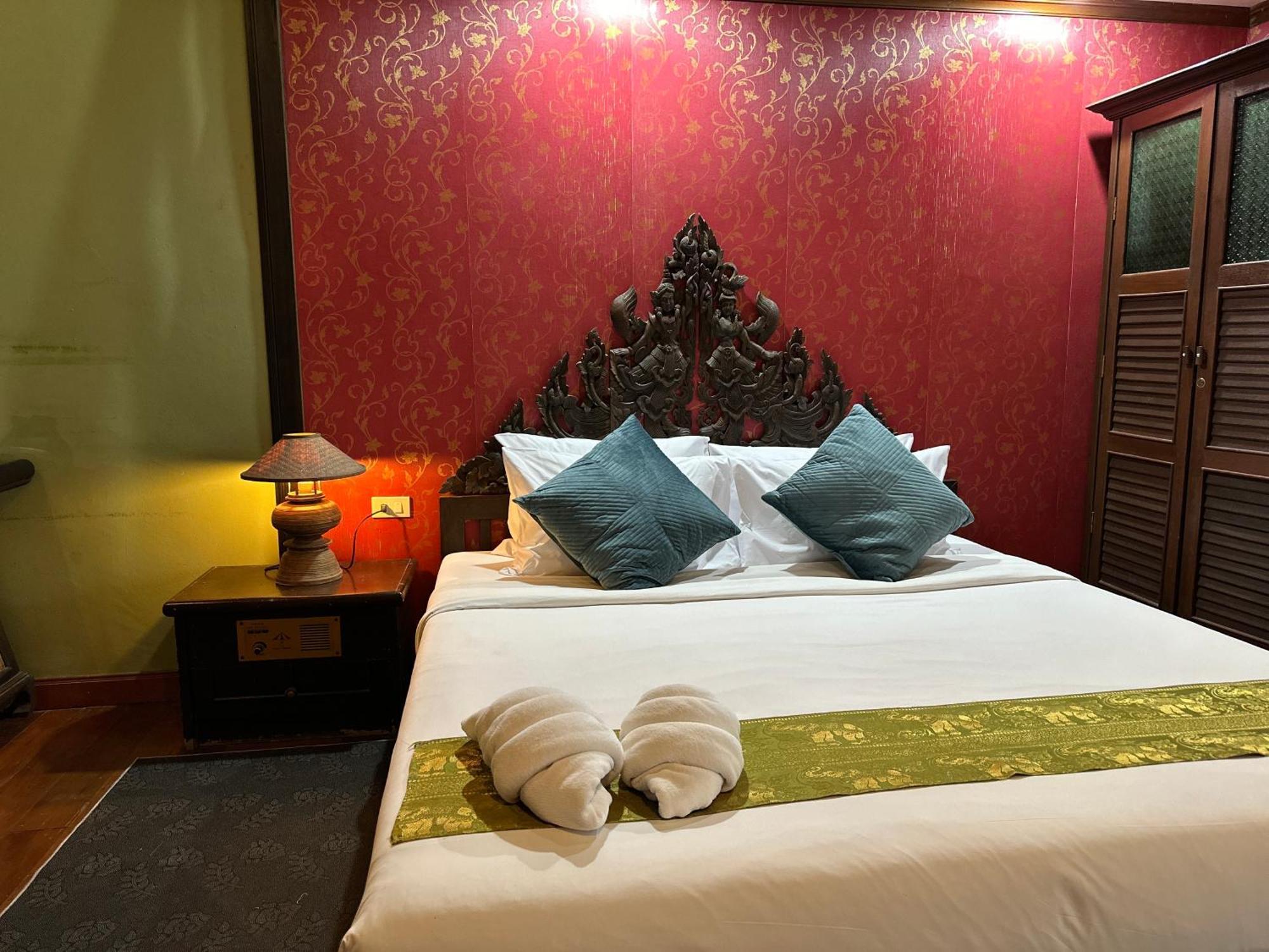 Tony'S Place Ayutthaya מראה חיצוני תמונה