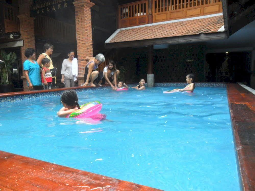 Tony'S Place Ayutthaya מראה חיצוני תמונה